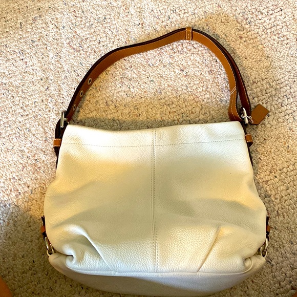 Coach cream purse - Picture 3 of 5